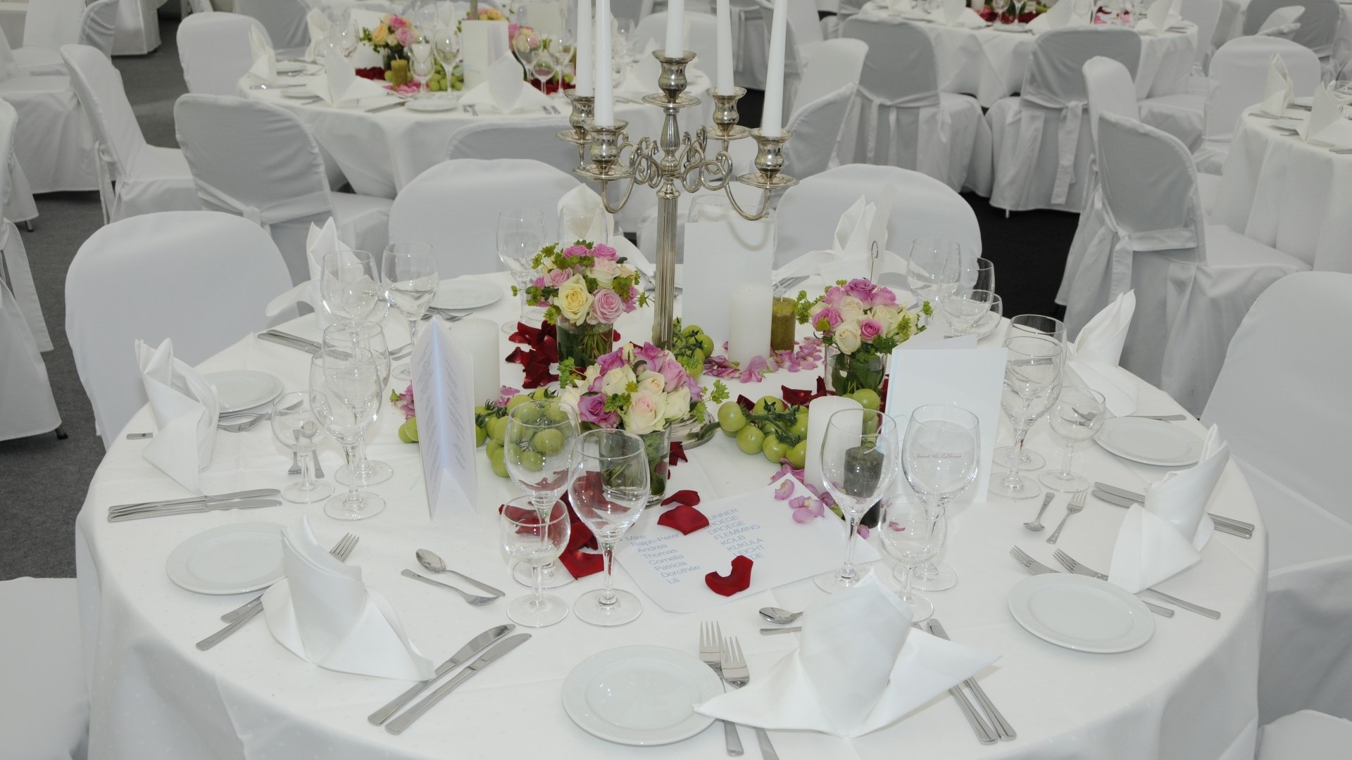 Eingedeckter Tisch - Hochzeit