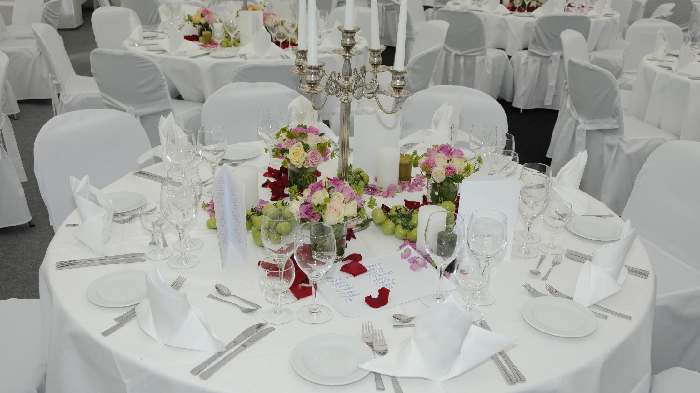 Eingedeckter Tisch - Hochzeit